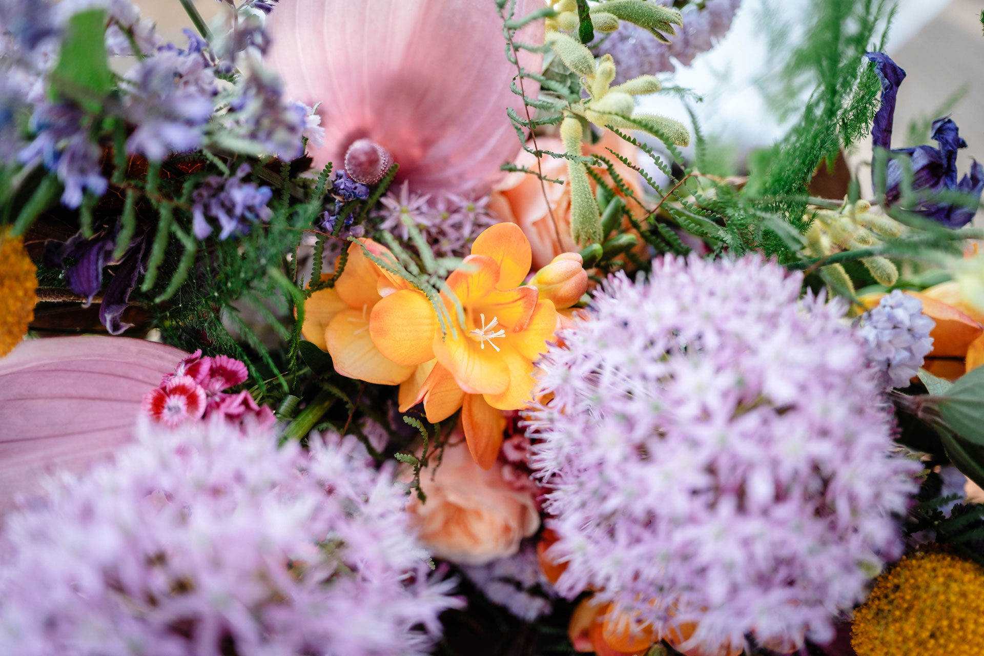 Blumen bei der Traumhochzeit in Düsseldorf geplant vom Hochzeitsplaner Let's Marry